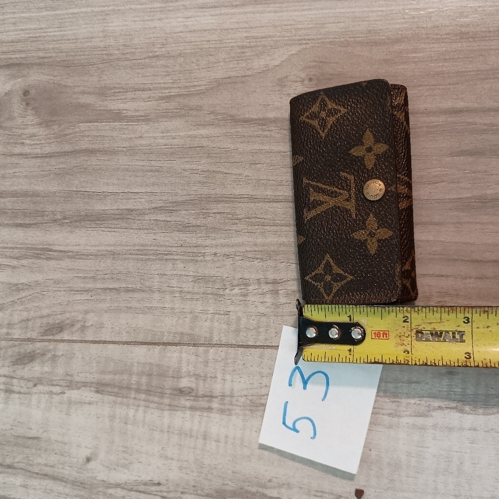 LOUIS VUITTON Monogram Multicles 4 Key Case - Picture 10 of 10